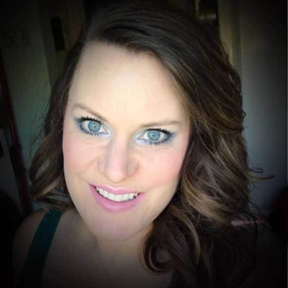 Meet your Posher, Sara - Picture 1 of 1